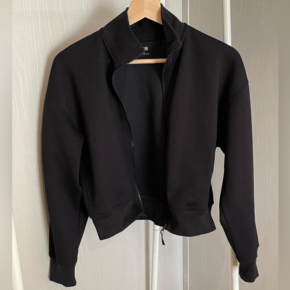 Uniqlo Women's Black Zip Jacket